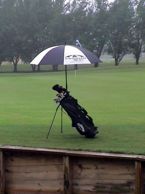 golf-in-rain